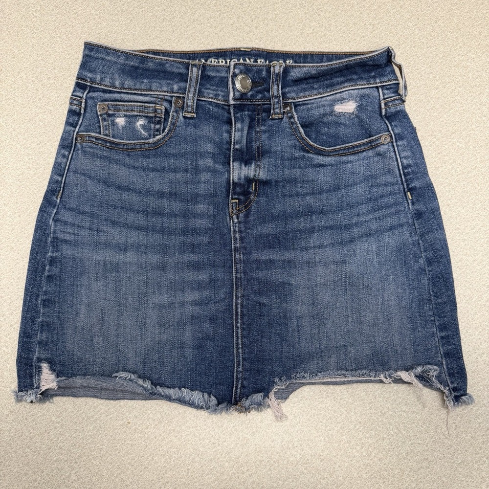 American Eagle Denim Y2k Mini Skirt Women's Size 2 Raw Hem‎ Blue Jean Distressed